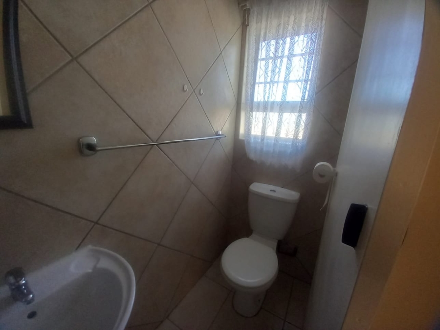 2 Bedroom Property for Sale in Beacon Bay North Eastern Cape